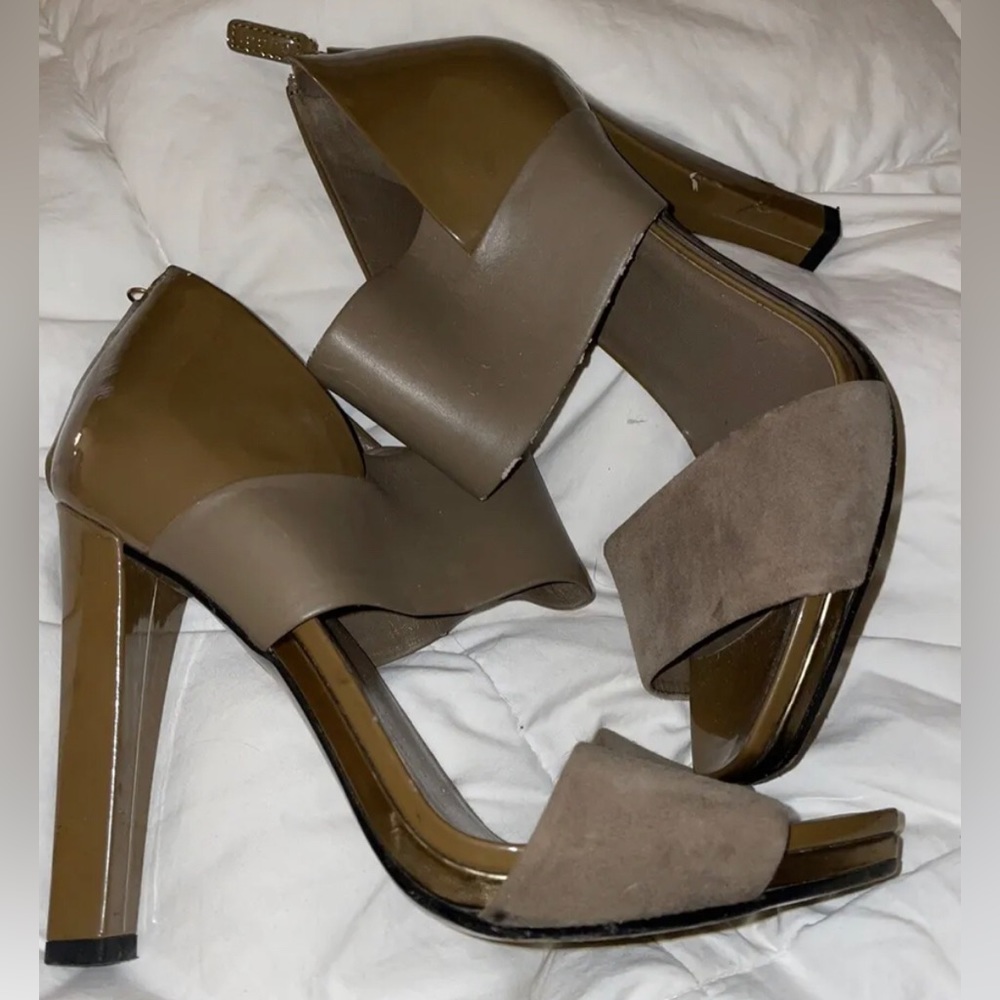 Pre-Loved Authentic Gucci Heels